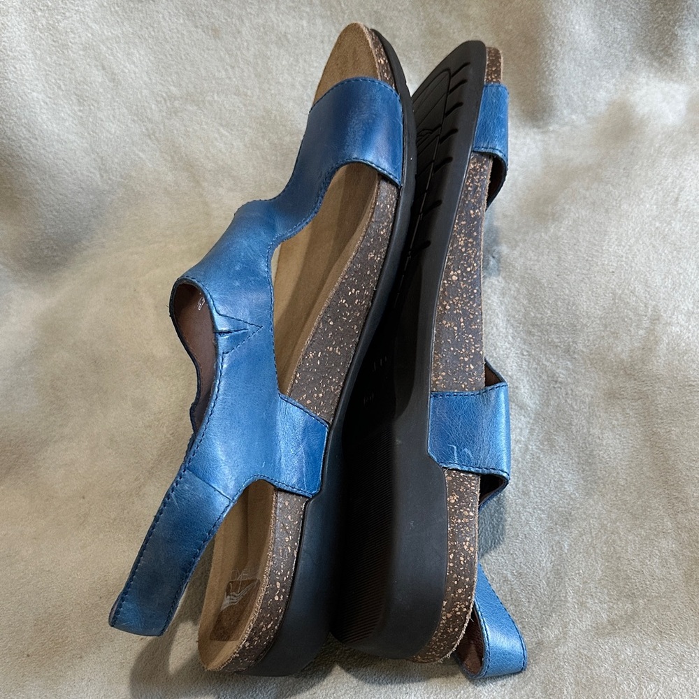 Dansko Reece Women's Vibrant Blue Sandals - Picture 11 of 13